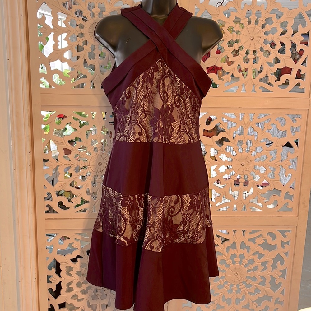 FRANCESCAS, super cute, cross crops neckline, Dress. Size Large